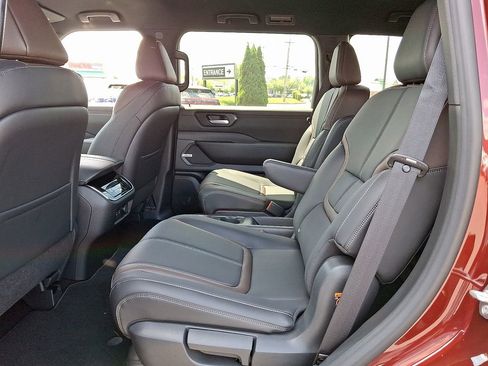 New 2025 Nissan Armada SL w/ Captain's Chari Seat Package image 6
