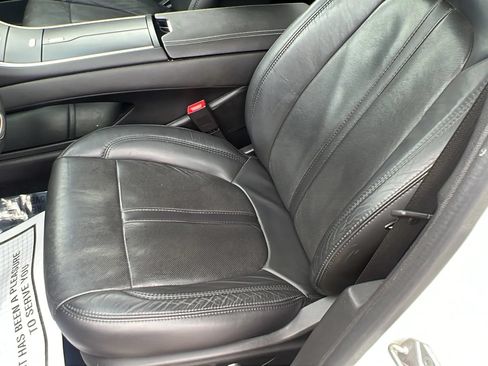 Used 2014 Lincoln MKZ w/ Equipment Group 102A Reserve FWD image 19