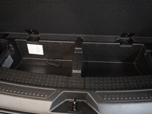 Used 2017 GMC Acadia Denali w/ Technology Package image 12