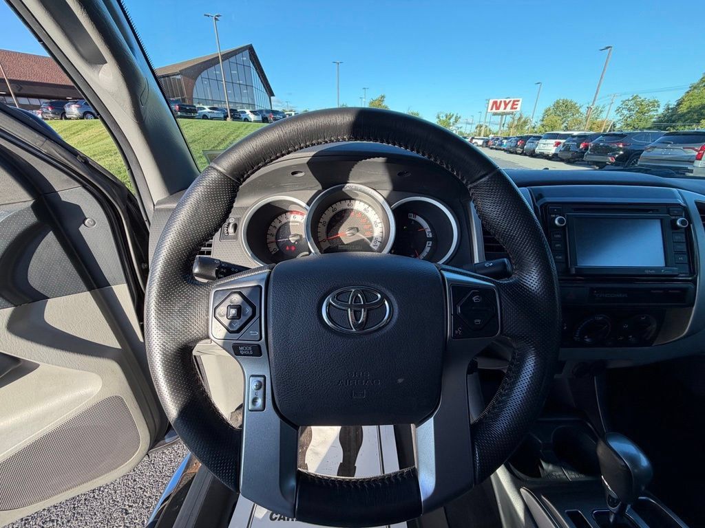 Used 2015 Toyota Tacoma 4x4 Double Cab w/ SR5 Package image 28