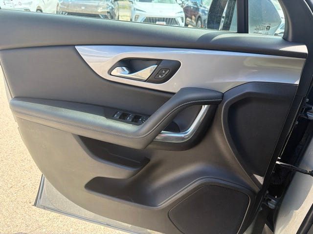 Used 2024 Chevrolet Blazer LT w/ LPO, Black Grille Bar Package AWD/4WD image 17