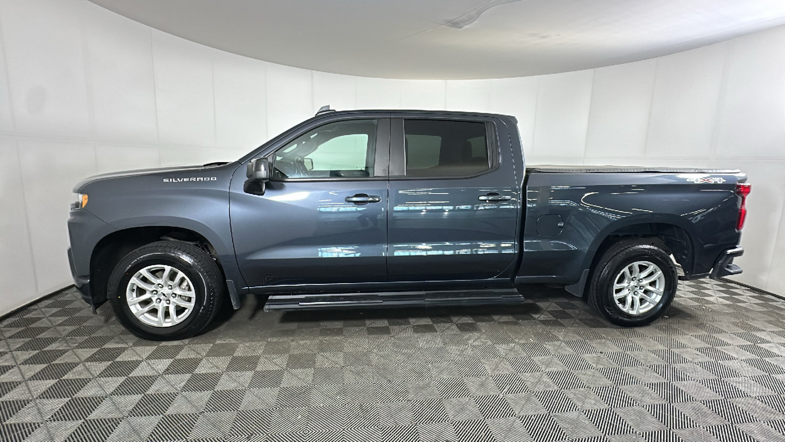 Used 2022 Chevrolet Silverado 1500 RST AWD/4WD image 6