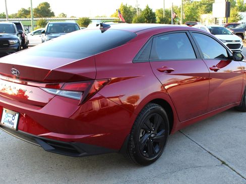 Used 2023 Hyundai Elantra SEL image 5