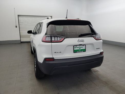 Used 2019 Jeep Cherokee Latitude Plus w/ Cold Weather Group AWD/4WD image 6