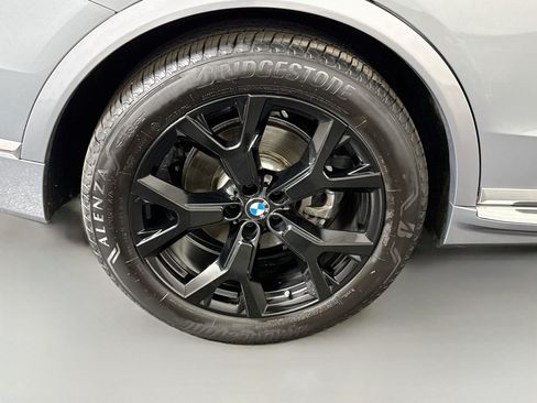 Used 2026 BMW X7 xDrive40i AWD/4WD image 33