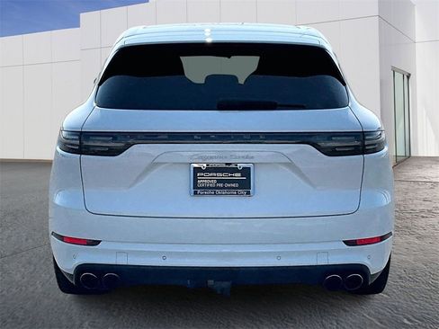 Used 2021 Porsche Cayenne Turbo image 6