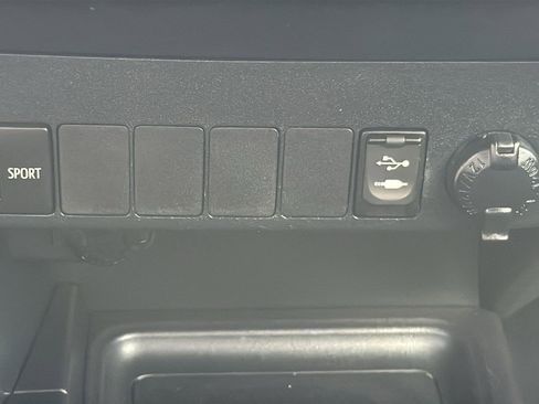 Used 2014 Toyota RAV4 LE image 26