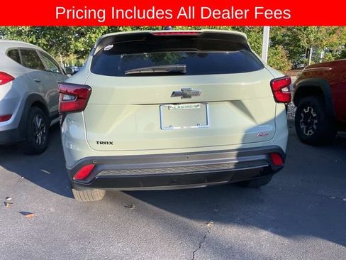 Used 2024 Chevrolet Trax RS w/ Driver Confidence Package FWD image 5
