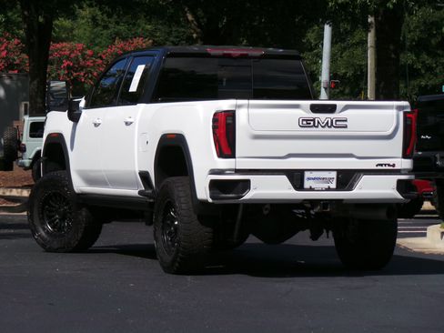 Used 2024 GMC Sierra 2500 AT4 w/ AT4 Premium Plus Package AWD/4WD image 3