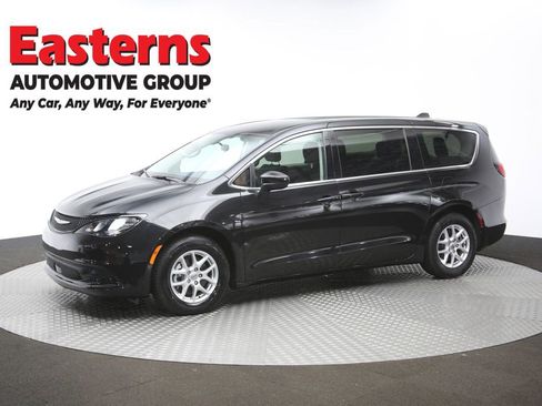 Used 2022 Chrysler Voyager LX FWD image 59