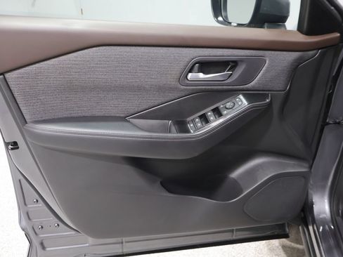 Used 2023 Nissan Rogue SV AWD/4WD image 13
