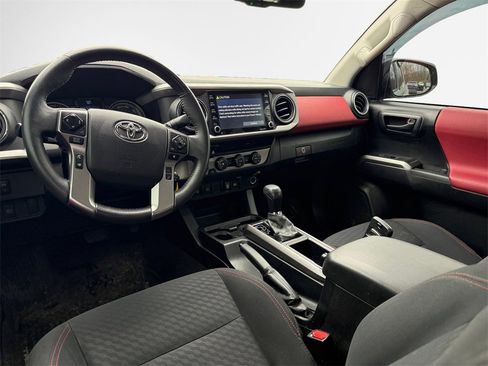 Used 2020 Toyota Tacoma SR5 w/ Technology Package image 22