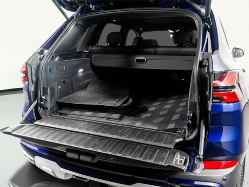 Used 2024 BMW X5 xDrive40i w/ Premium Essential Package image 54