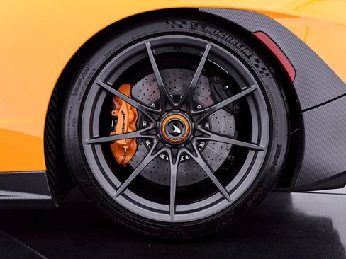 Used 2019 McLaren Senna RWD image 52