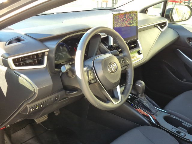 Used 2025 Toyota Corolla SE w/ SE Premium Package FWD image 10