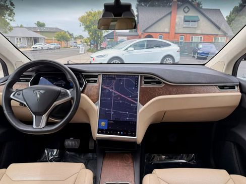 Used 2016 Tesla Model X 90D AWD/4WD image 9