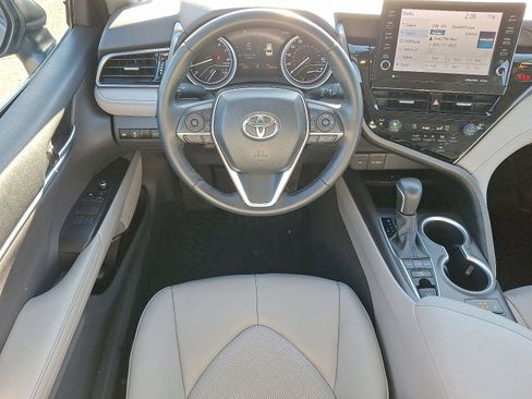 Used 2023 Toyota Camry XLE image 11