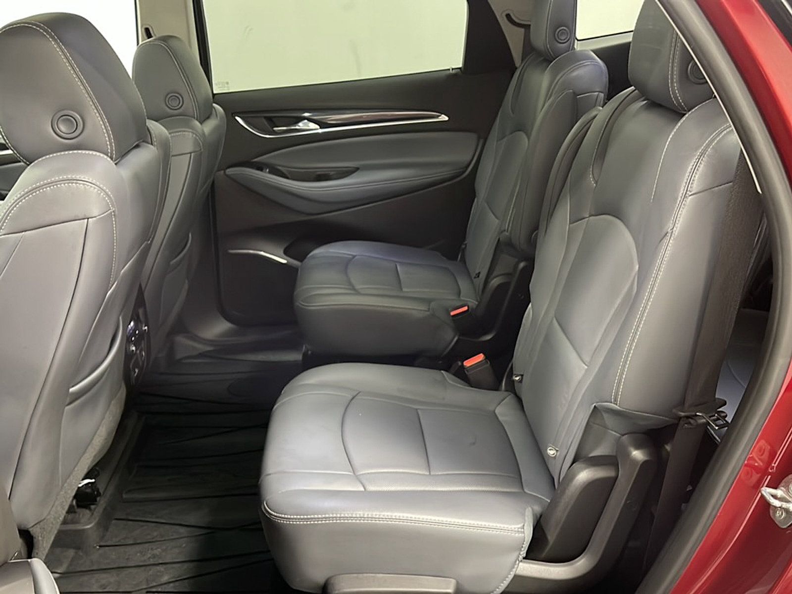 Used 2018 Buick Enclave Essence FWD image 16