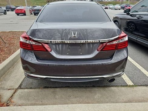 Used 2017 Honda Accord LX image 9