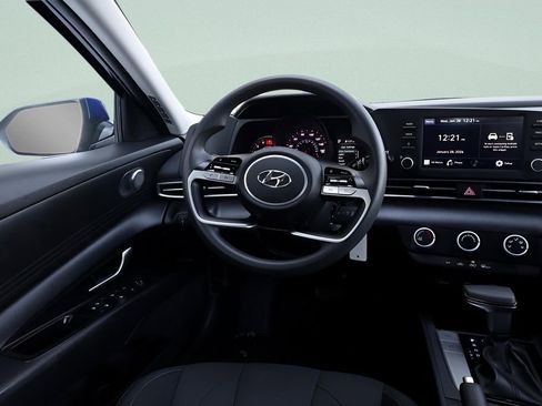 Used 2021 Hyundai Elantra SE image 30