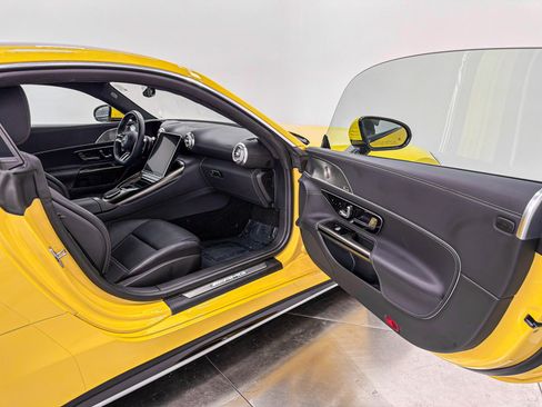 Used 2024 Mercedes-Benz AMG GT 63 image 25