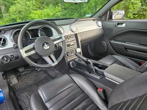 Used 2006 Ford Mustang GT Premium RWD image 24