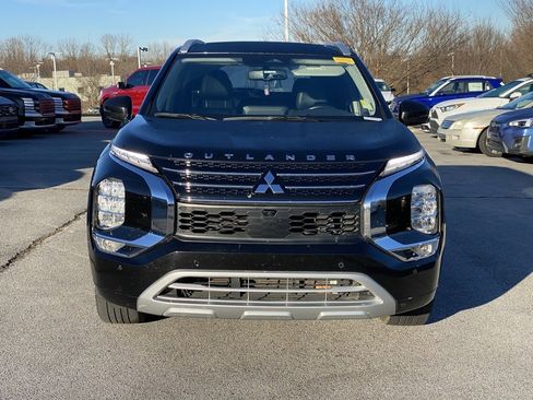 Used 2023 Mitsubishi Outlander SEL image 2