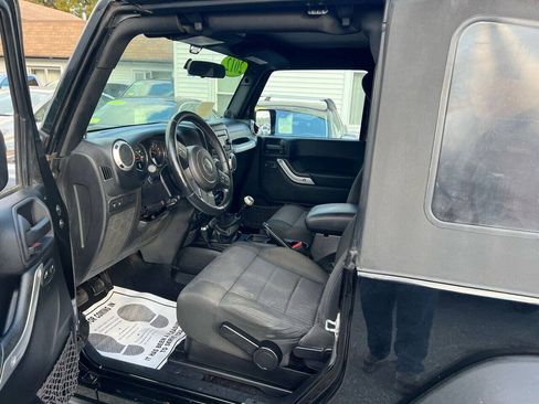 Used 2012 Jeep Wrangler Rubicon w/ PWR Convenience Group AWD/4WD image 12