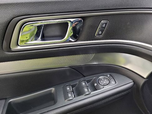 Used 2019 Ford Explorer XLT w/ Equipment Group 202A image 27