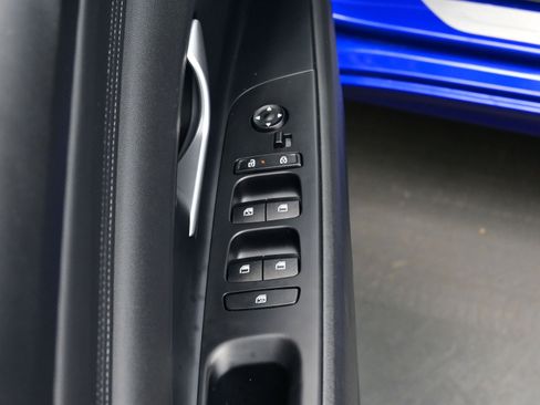 Certified 2025 Hyundai Elantra SEL image 10