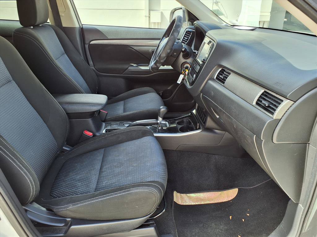 Used 2018 Mitsubishi Outlander ES FWD image 9