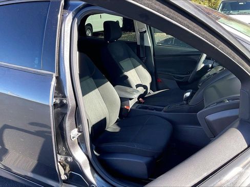 Used 2018 Ford Focus SE image 7