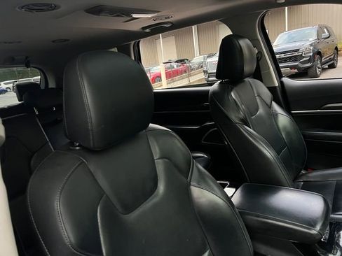 Used 2020 Kia Telluride S w/ S 8 Passenger Seating Package image 34