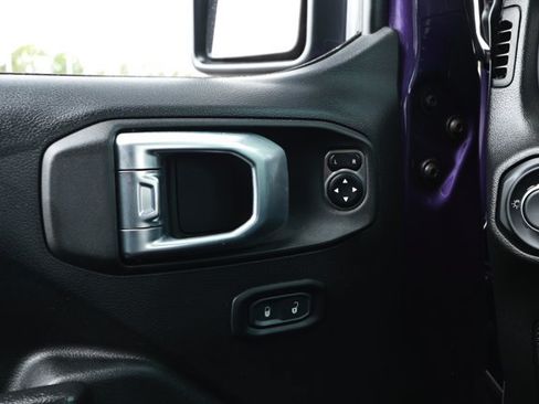 Used 2023 Jeep Wrangler Sport AWD/4WD image 19