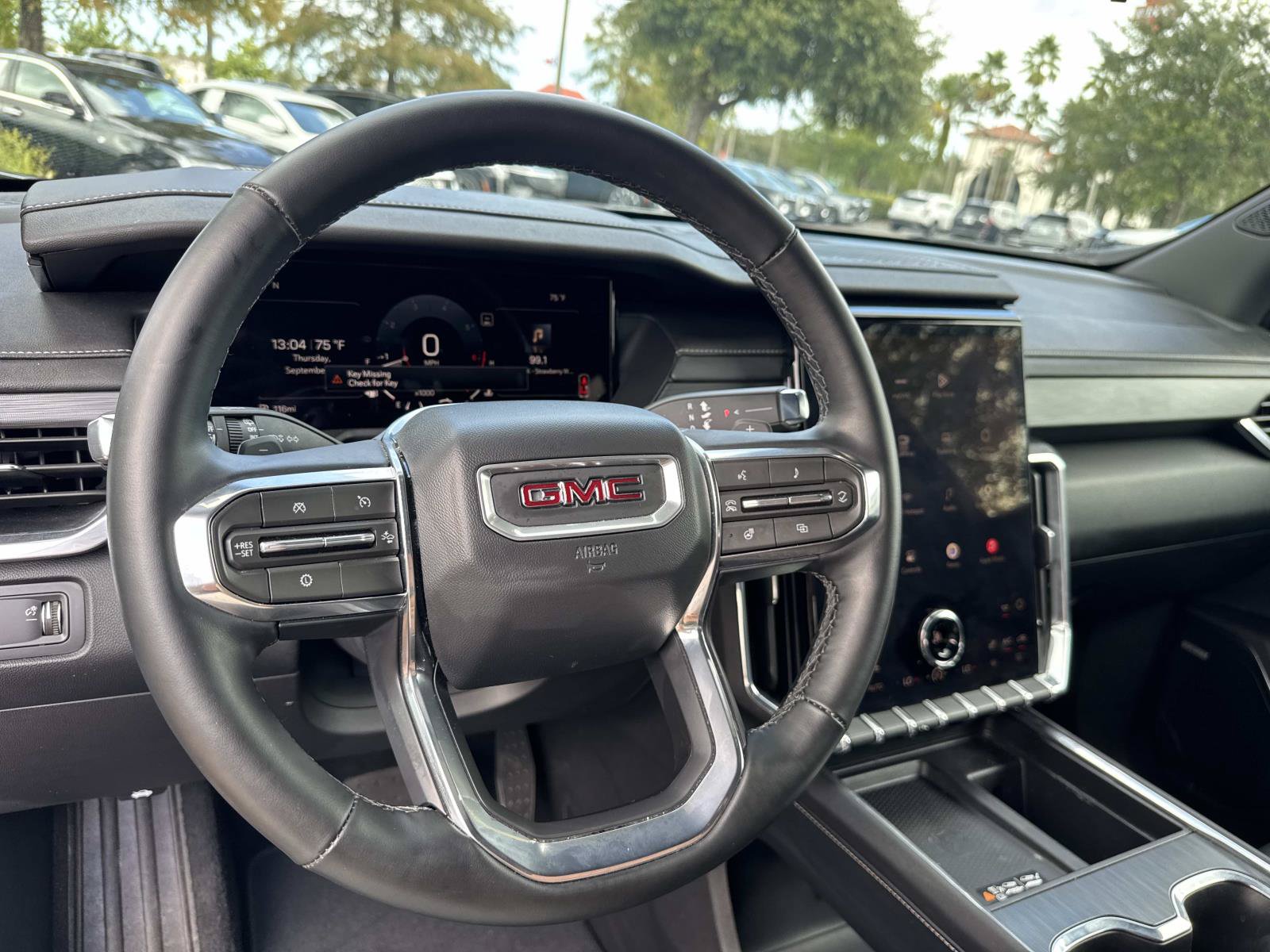 Used 2026 GMC Acadia Elevation w/ Elevation Premium Package FWD image 15