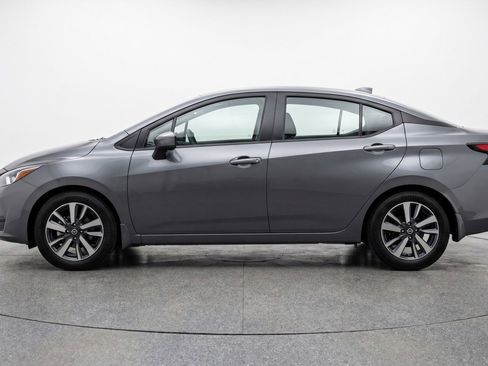 Used 2025 Nissan Versa SV FWD image 5