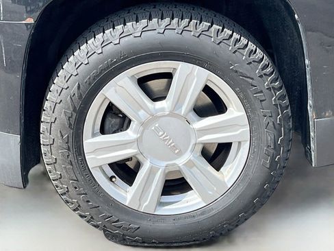 Used 2015 GMC Terrain SLE AWD/4WD image 28