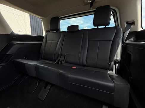 Used 2022 Ford Expedition XLT AWD/4WD image 23
