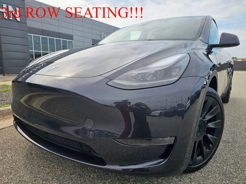 Used 2024 Tesla Model Y Long Range AWD/4WD image 1