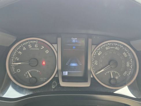 Used 2019 Toyota Tacoma SR5 AWD/4WD image 23