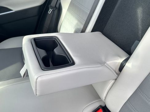 Used 2025 Toyota RAV4 Limited image 38