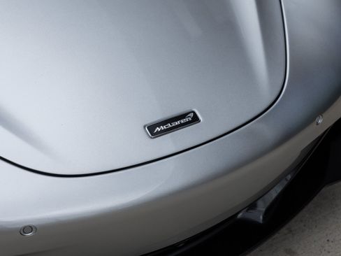 Used 2020 McLaren 720S Spider image 23