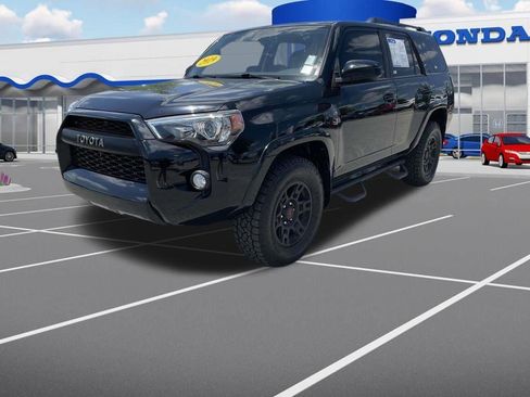 Used 2019 Toyota 4Runner SR5 AWD/4WD image 3