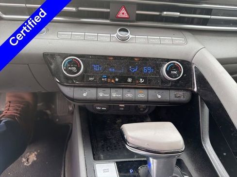 Used 2023 Hyundai Elantra SEL w/ Convenience Package image 10