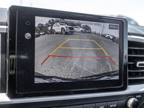 Certified 2025 Hyundai Venue Limited FWD image 17