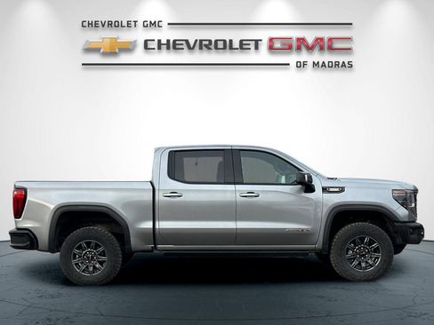Used 2024 GMC Sierra 1500 AT4X image 2