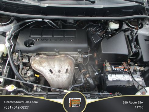 Used 2009 Pontiac Vibe AWD w/ Sun And Sound Package image 9
