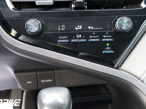 Used 2021 Toyota Camry SE image 25