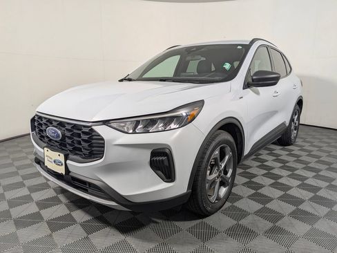 Certified 2025 Ford Escape ST-Line FWD image 4