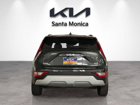 Certified 2023 Kia Niro EX image 5